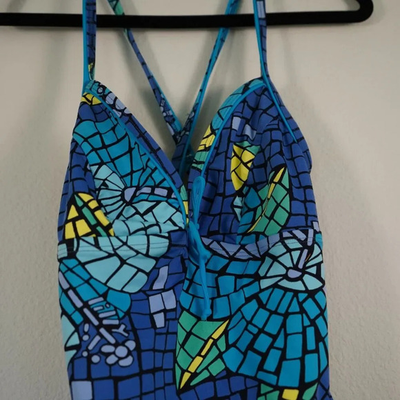 Lilly Pulizer, Size 8, Women's One-piece Swimsuit, Mosaic Blue Classic - Picture 2 of 6